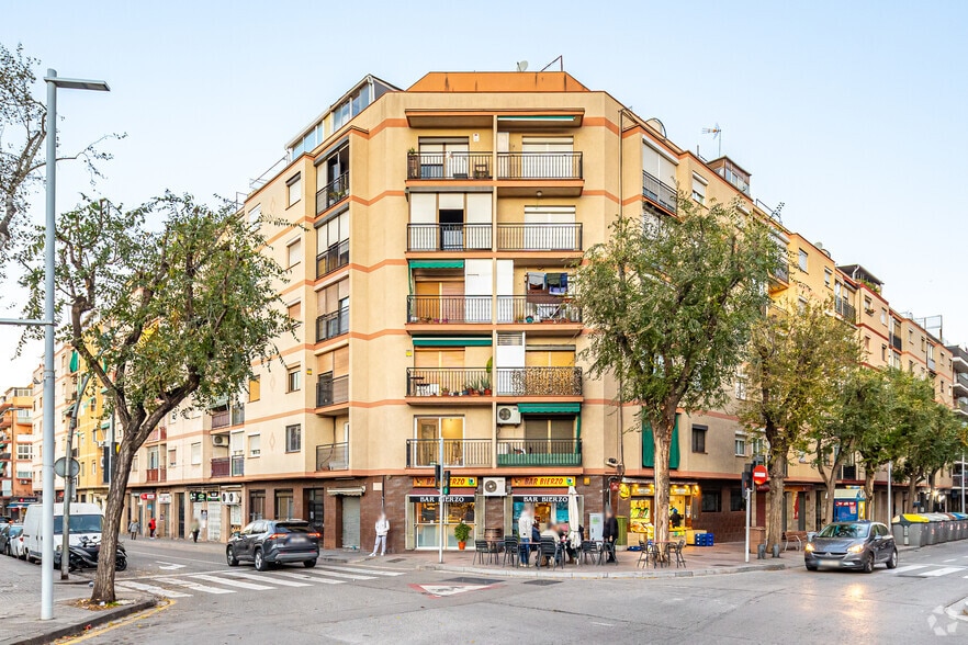Multifamily in Santa Coloma de Gramenet, Barcelona for sale - Primary Photo - Image 1 of 2