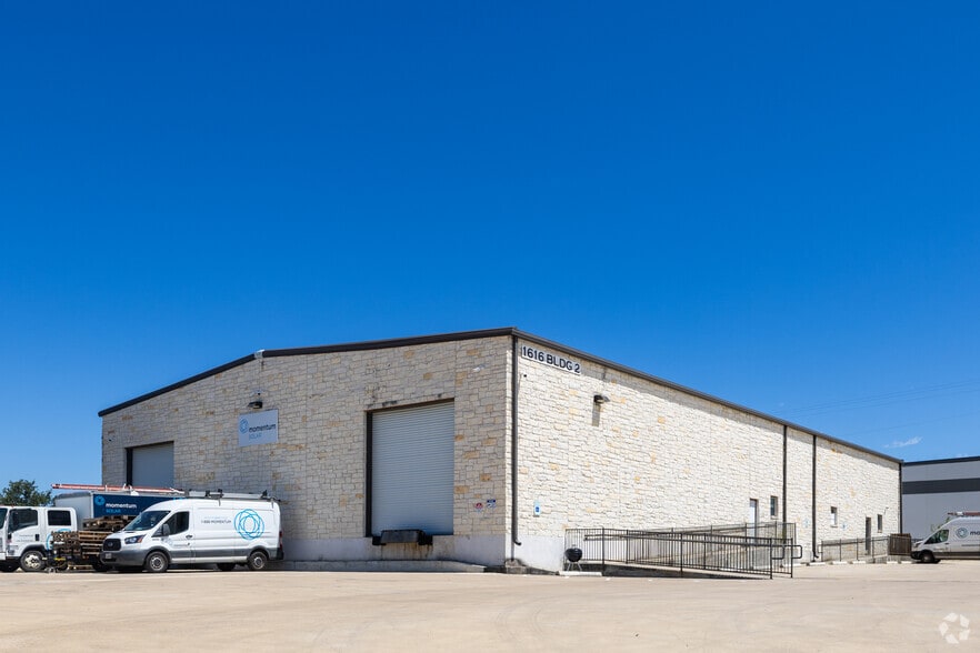 1616 Robert S. Light Blvd, Buda, TX for lease - Primary Photo - Image 1 of 12