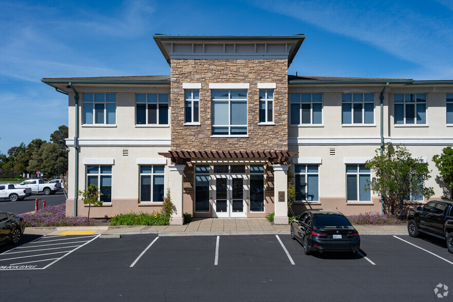 166-176 Gateway Rd E, Napa, CA for lease - Building Photo - Image 3 of 7