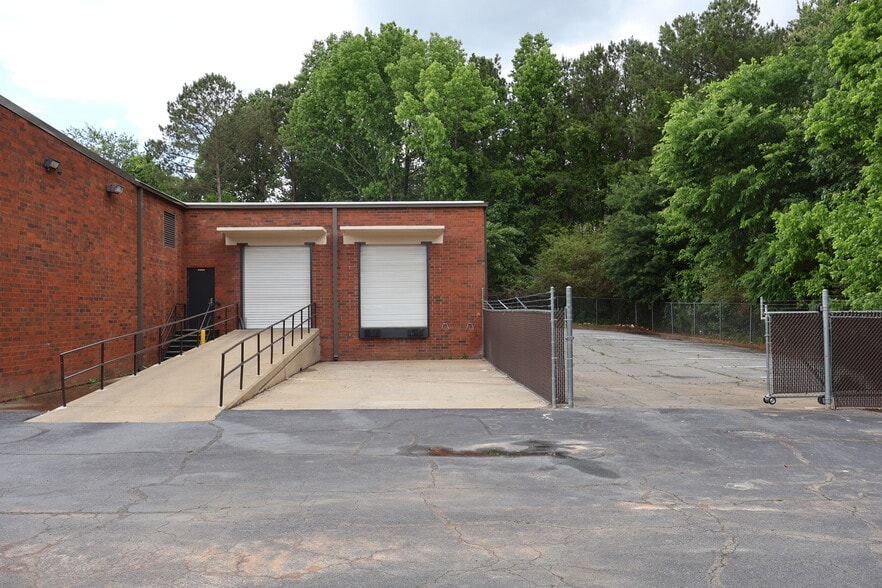 5345 Oakbrook Pky, Norcross, GA for lease - Building Photo - Image 2 of 3