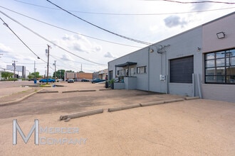 1337-1341 Crampton St, Dallas, TX for lease Interior Photo- Image 2 of 9