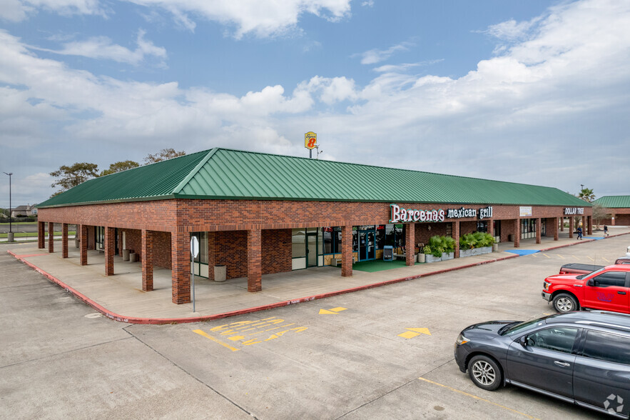 14001-14065 Delany Rd, La Marque, TX for lease - Building Photo - Image 1 of 29