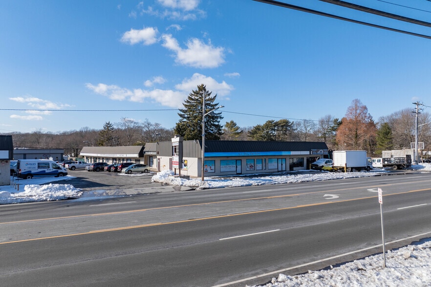 646 Route 112, Patchogue, NY for sale - Building Photo - Image 3 of 11