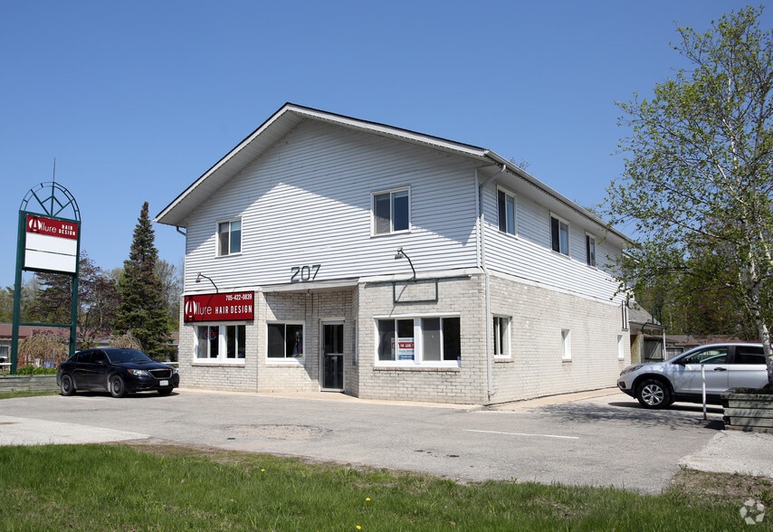 207 Main St, Wasaga Beach, ON for sale - Primary Photo - Image 1 of 1
