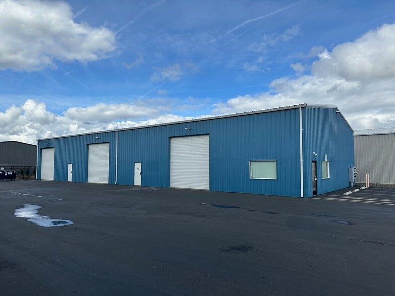 Noble Industrial - Portfolio Sale portfolio of 2 properties for sale on LoopNet.com - Building Photo - Image 2 of 23