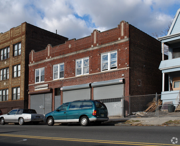 849-851 Clinton Ave, Newark, NJ for sale - Primary Photo - Image 1 of 1