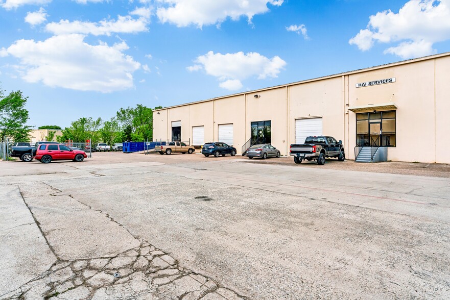 2355 Pecan Ct, Haltom City, TX for lease - Building Photo - Image 3 of 34