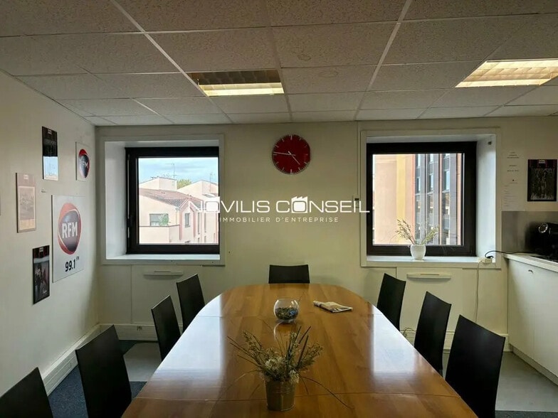 Office in Toulouse for lease - Interior Photo - Image 2 of 7
