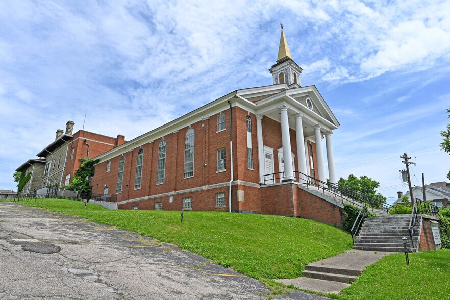 760 N Fred Shuttlesworth Cir, Cincinnati, OH for sale - Primary Photo - Image 1 of 6