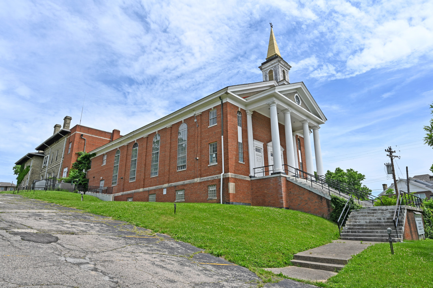 760 N Fred Shuttlesworth Cir, Cincinnati, OH for sale Primary Photo- Image 1 of 7