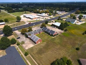 4550 Lamar Ave, Paris, TX for lease Building Photo- Image 2 of 51