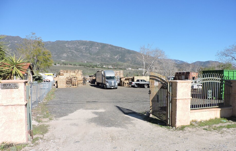 18928 Cajon Blvd, San Bernardino, CA for lease - Primary Photo - Image 2 of 14