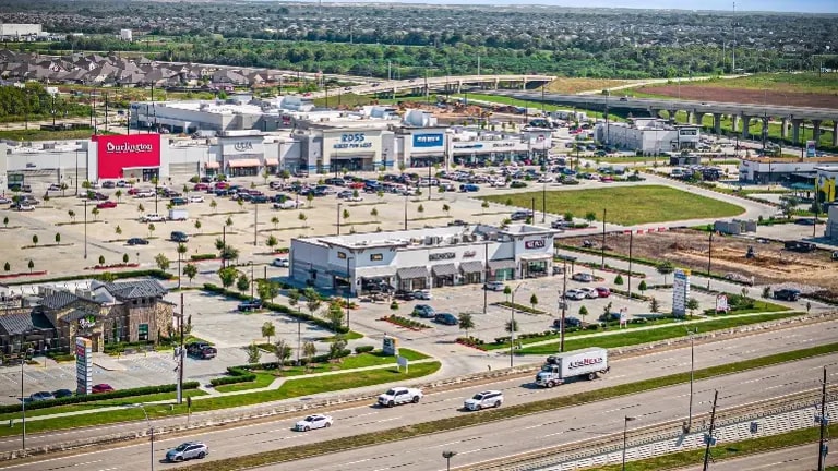 10407 Highway 6, Missouri City, TX for lease - Building Photo - Image 1 of 8