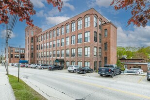 2 Storer St, Kennebunk ME - Pub