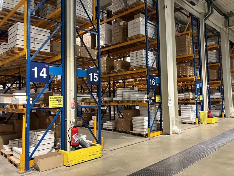 Flex in Montbazon for sale - Interior Photo - Image 1 of 5