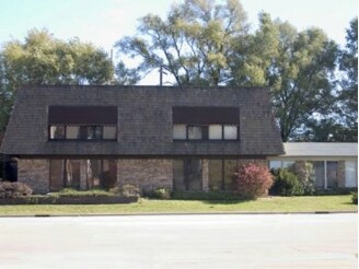 1704 S Neil St, Champaign, IL for sale Primary Photo- Image 1 of 1