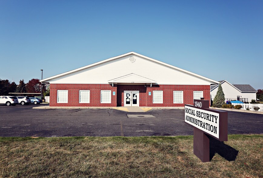 1940 Sweeney St, Mount Pleasant, MI for sale - Building Photo - Image 1 of 1