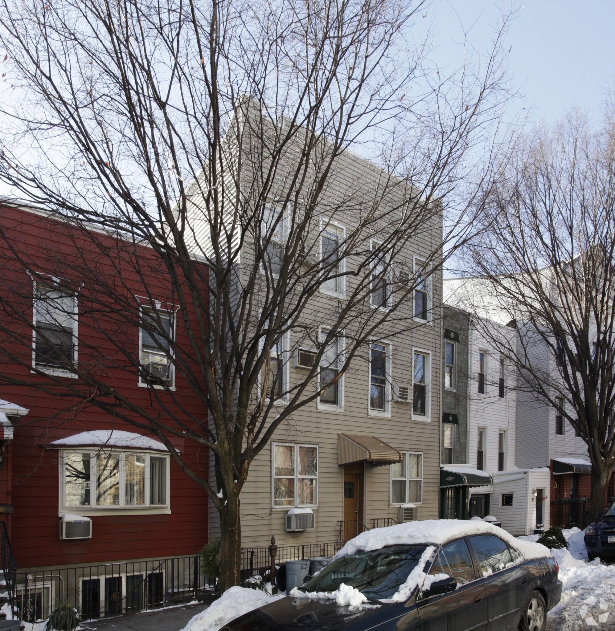 192 Kent St, Brooklyn, NY for sale Primary Photo- Image 1 of 1