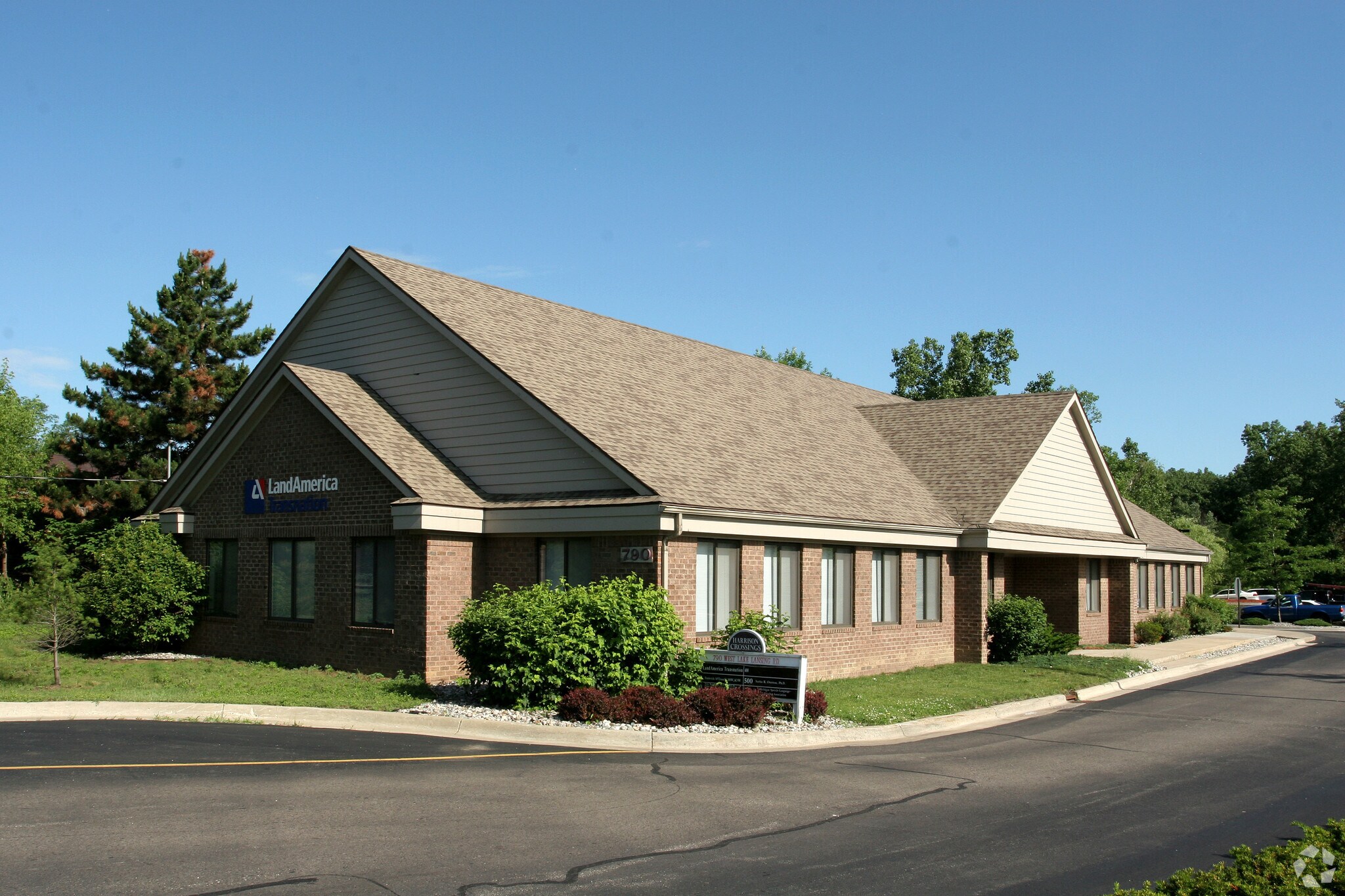 790 W Lake Lansing Rd, East Lansing, MI for lease Building Photo- Image 1 of 4