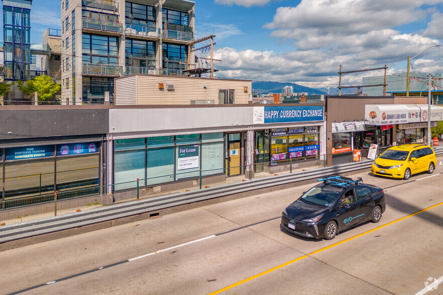 409-411 W Broadway, Vancouver, BC for sale - Primary Photo - Image 1 of 3