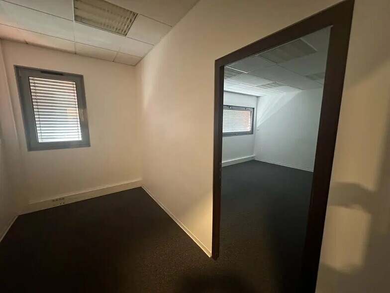 Office in Brumath for lease - Interior Photo - Image 3 of 3