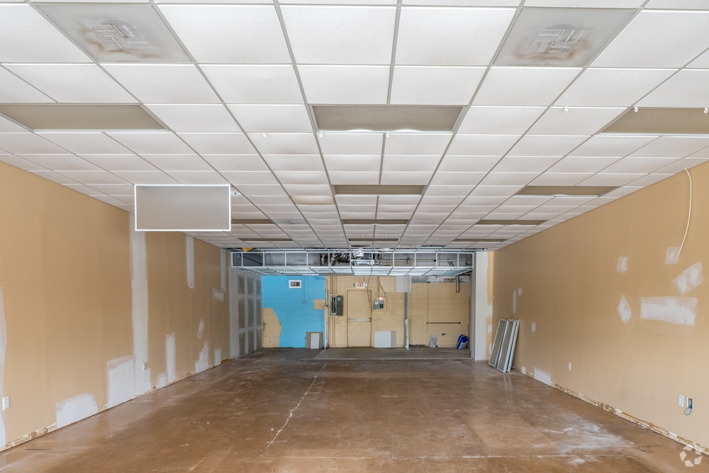 7702-7760 Spalding Dr, Norcross, GA for lease Interior Photo- Image 1 of 2