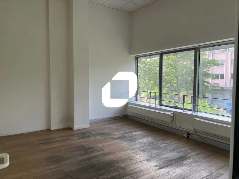 Office in Saint-Denis for lease - Interior Photo - Image 2 of 9