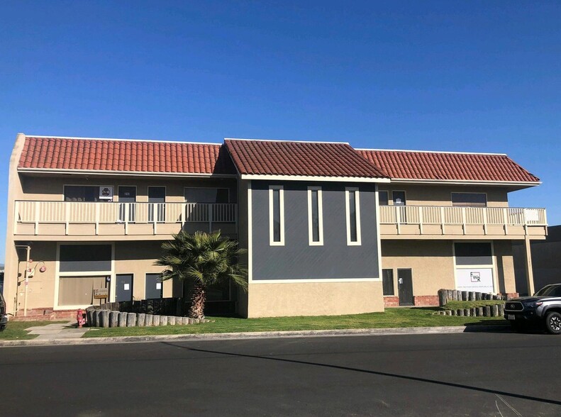 17632 Metzler Ln, Huntington Beach, CA for lease - Building Photo - Image 1 of 3