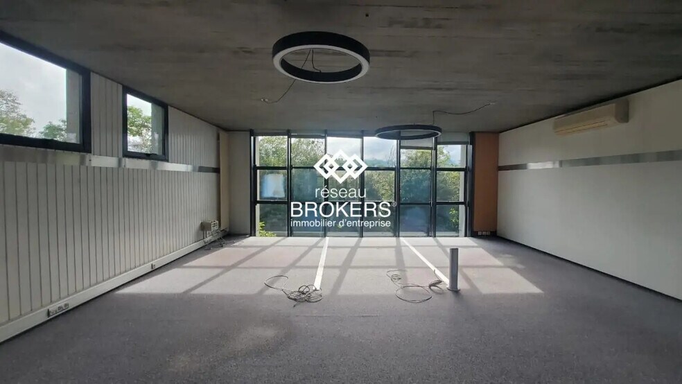 Office in Epagny Metz-Tessy for lease - Building Photo - Image 2 of 7