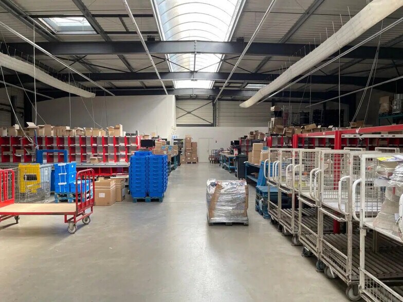 Office in Fréjus for lease - Interior Photo - Image 1 of 6