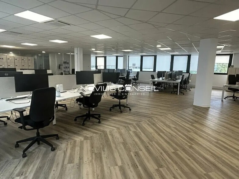 Office in Toulouse for lease - Interior Photo - Image 2 of 7