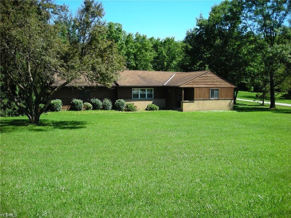 18750 Egbert Rd, Walton Hills, OH 44146