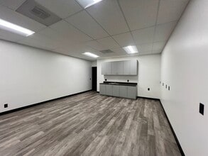 10542 Calle Lee, Los Alamitos, CA for lease Interior Photo- Image 2 of 13