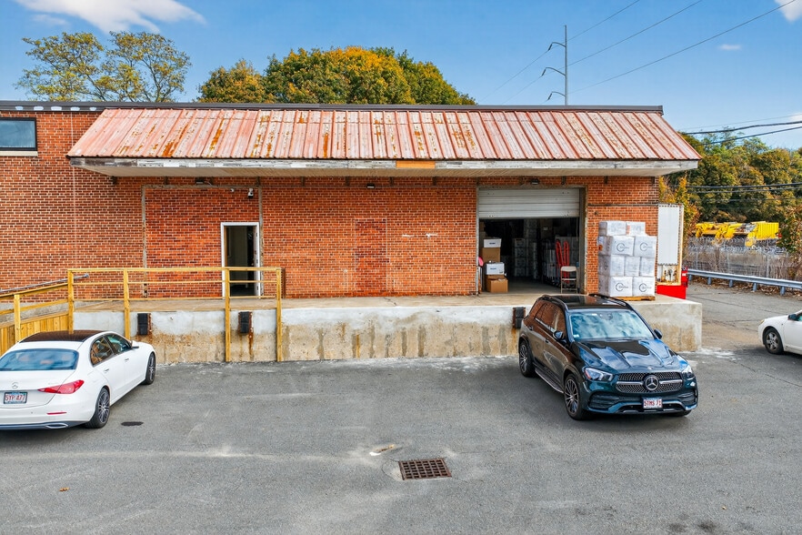 570 Revere Beach Pky, Revere, MA for sale - Building Photo - Image 3 of 8