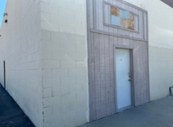 42156 10th St W, Lancaster, CA for lease - Building Photo - Image 2 of 3