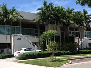30 W Mashta Dr, Key Biscayne, FL for lease Building Photo- Image 1 of 1
