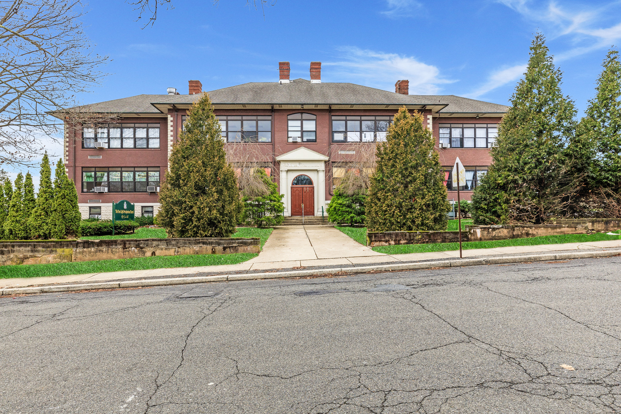 50 Oakdene Ave, Teaneck, NJ for sale Primary Photo- Image 1 of 1