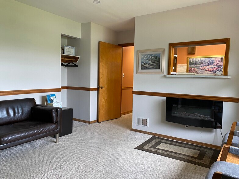 299 Guyon Ave, Staten Island, NY 10306 Dental office in Oakwood