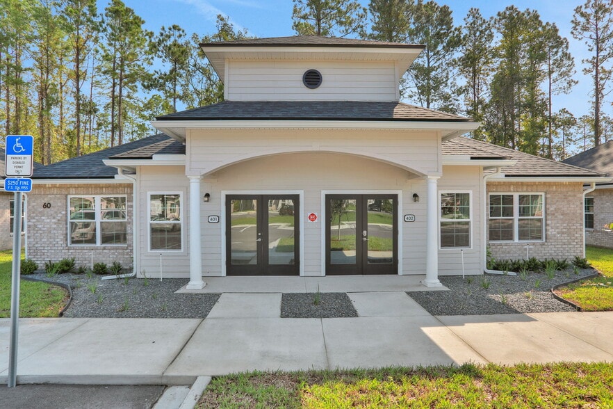 60 Roberts Village Ct, Fruit Cove, FL for lease - Primary Photo - Image 1 of 10