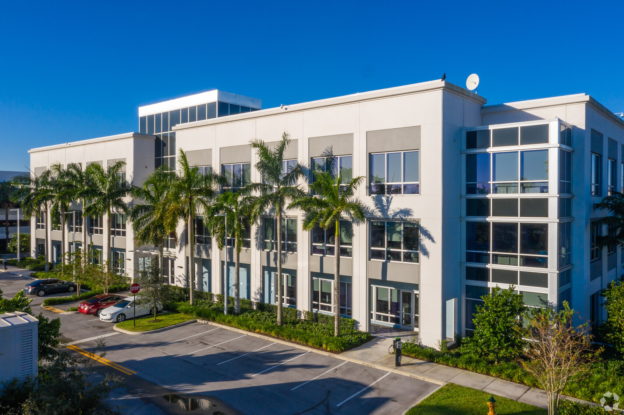 2900 Monarch Lakes Blvd, Miramar, FL for lease Building Photo- Image 1 of 10