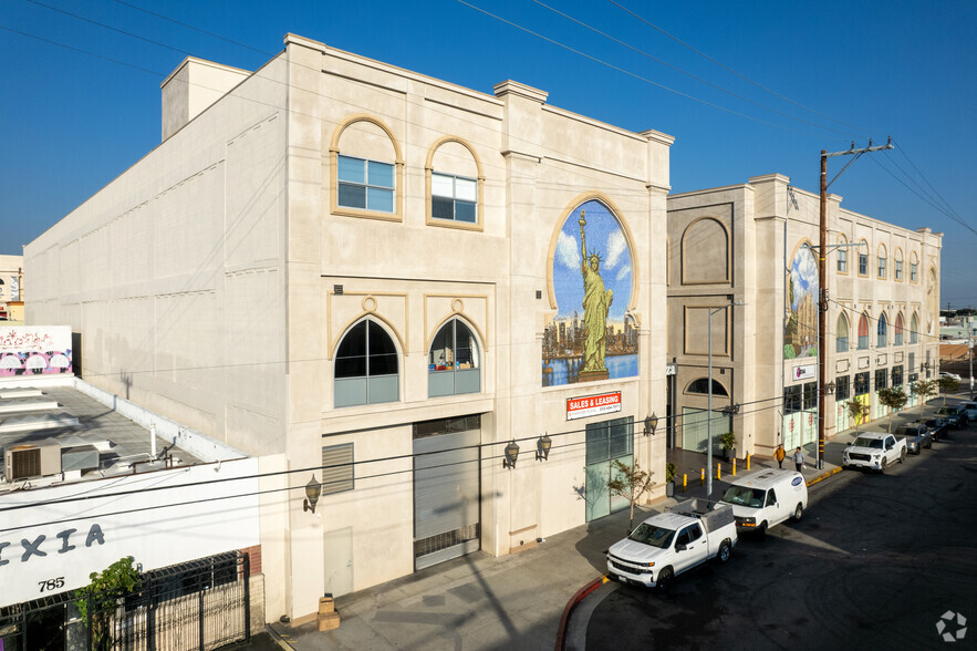 810 E Pico Blvd, Los Angeles, CA for lease - Building Photo - Image 3 of 6