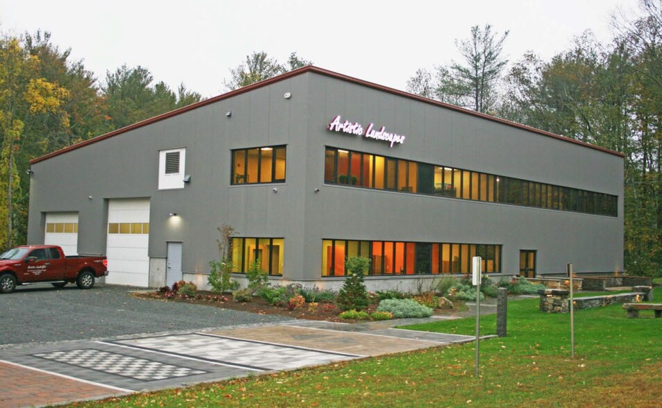 111 Newburyport Tpke, Rowley, MA 01969