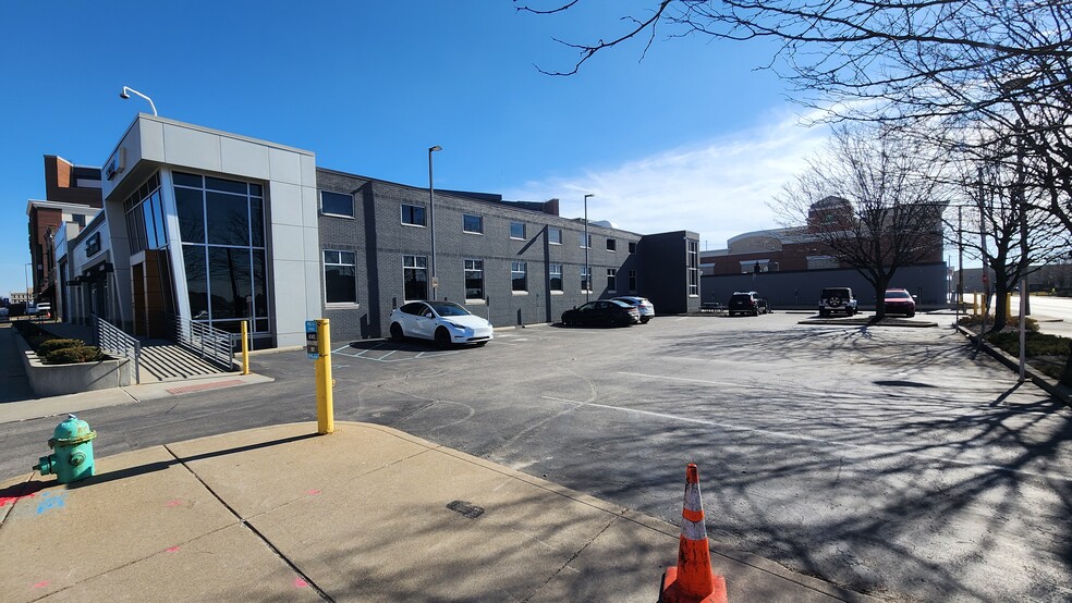 425 W South St, Indianapolis, IN for lease - Building Photo - Image 3 of 12