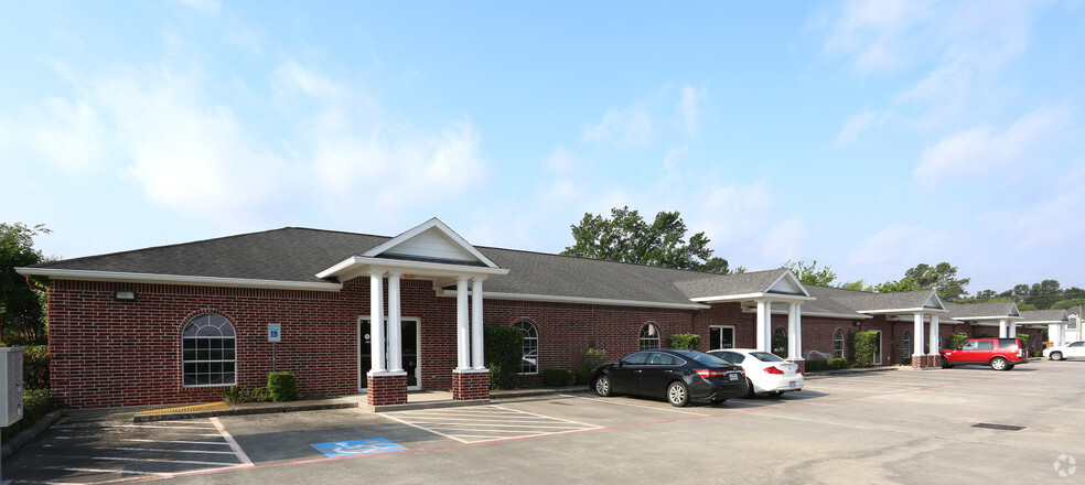 12111 Spring Cypress Rd, Tomball, TX for lease - Primary Photo - Image 1 of 16