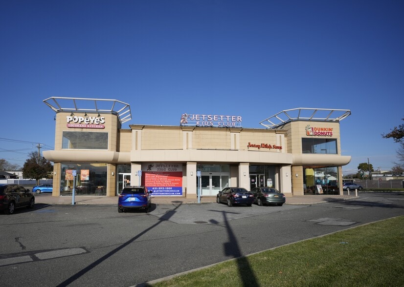 155 W Sunrise Hwy, Lindenhurst, NY for sale - Building Photo - Image 3 of 4