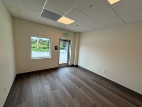 2161 Franklin Drive NE, Palm Bay, FL for lease Interior Photo- Image 1 of 7