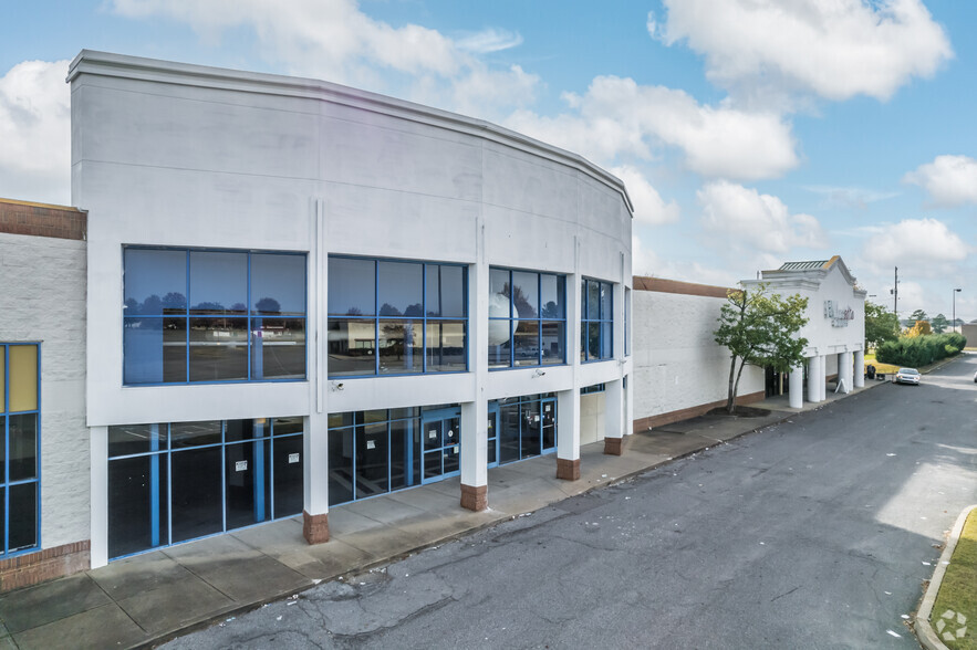 3692-3766 Ridgeway Rd, Memphis, TN for lease - Building Photo - Image 2 of 17