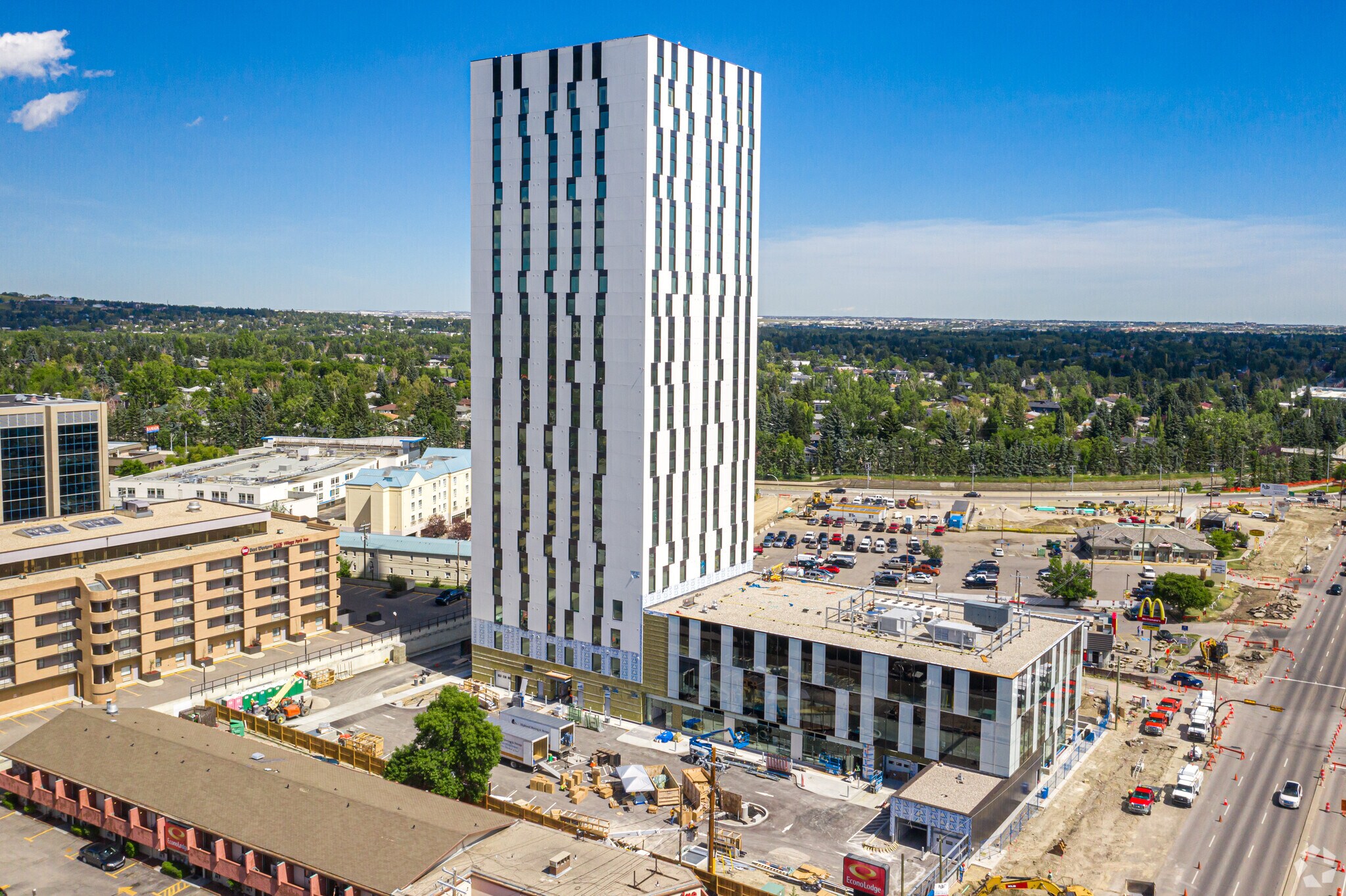 2416 16 Ave NW, Calgary, AB T2M 0M5 Office for Lease