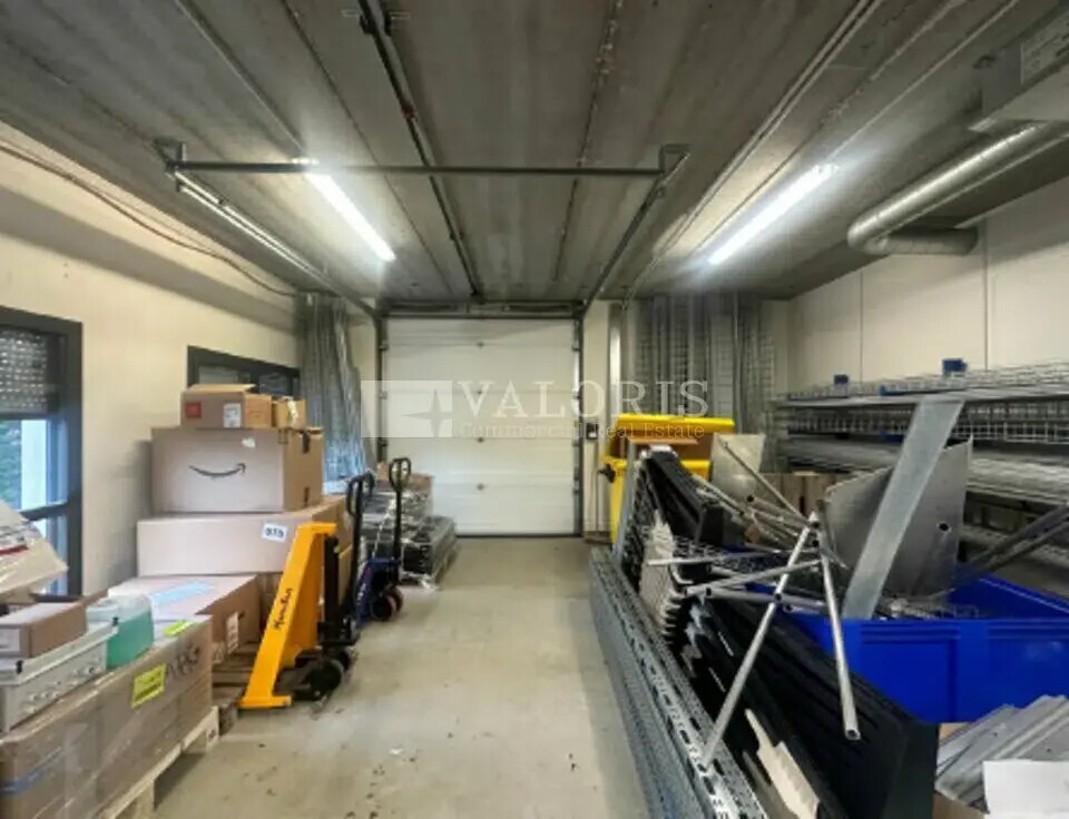 Flex in Saint-Priest for lease Interior Photo- Image 1 of 6