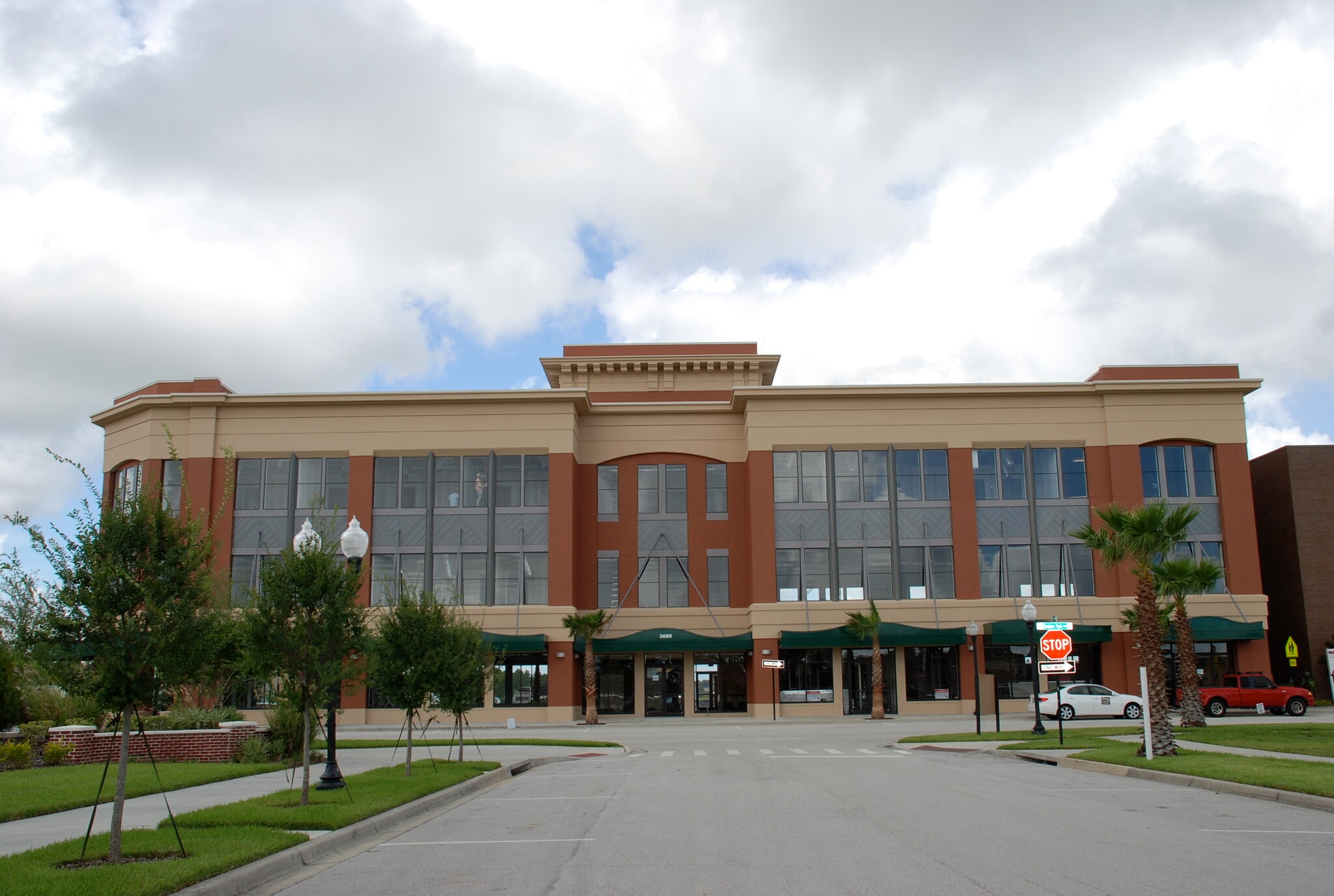 3801 Avalon Park East Blvd, Orlando, FL for lease Building Photo- Image 1 of 4